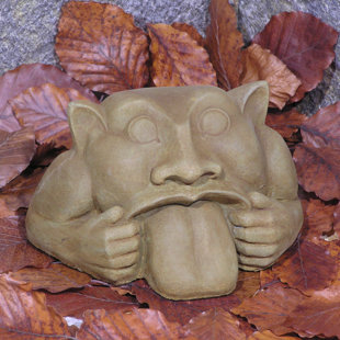 NICHOLS BROS. STONEWORKS Garden Gargoyle Statue