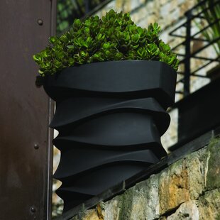 CRESCENT GARDEN Pot Planter