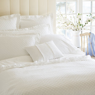 TAYLOR LINENS Polka Dot Farmhouse / Country Cotton Quilt