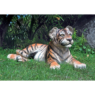 DESIGN TOSCANO The Grand Scale Wildlife Animal Lying Down Tiger Cub Statue