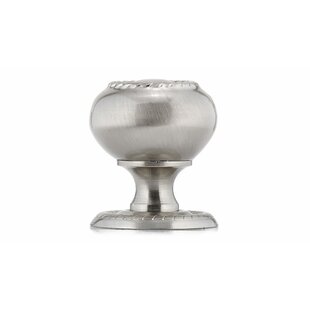 RICHELIEU Expression 1 5/16" Diameter Round Knob