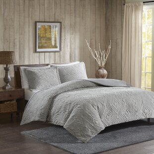 Woolrich Teton Embroidered Plush Quilt Set