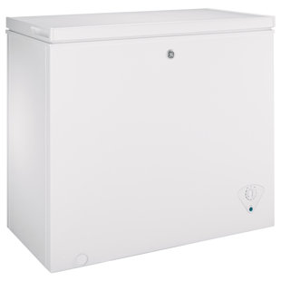 GE APPLIANCES GE Garage Ready 7.0 cu. ft. Chest Freezer