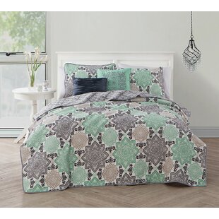 AVONDALE MANOR Greer Traditional Damask Quilt Set