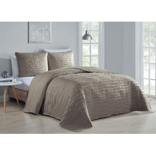 AVONDALE MANOR Spain Glam Quilt Set