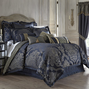 WATERFORD BEDDING Vaughn Navy/Gold Microfiber Reversible Traditional 4 Piece Comforter Set