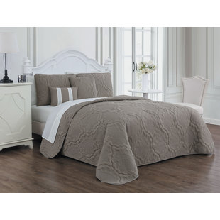 AVONDALE MANOR Modern & Contemporary Quilt Set