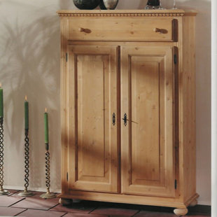 UNION RUSTIC Schuhschrank Addilynn aus Massivholz