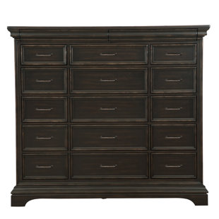 PULASKI FURNITURE Caldwell 17 Drawer Dresser