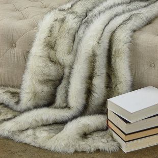 PLUTUS BRANDS Polar Bear Handmade Throw Blanket