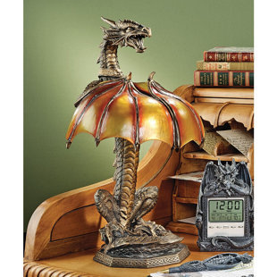 DESIGN TOSCANO Dragon Strike Illuminated Figurine