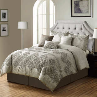 ELIGHT HOME Clover Damask Comforter Set
