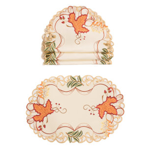 XIA HOME FASHIONS Polyester Embroidered Oval Placemat (Set of 4)
