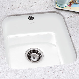 VILLEROY & BOCH BATHROOM AND WELLNESS Cisterna Single Bowl Undermount Kitchen Sink