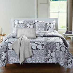 MAISON CONDELLE Eliana Patchwork Quilt Set