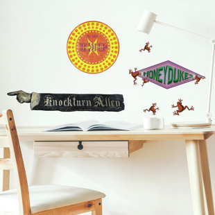 ZOOMIE KIDS Harry Potter Signs 3.38' L x 16.5" W Wallpaper Border