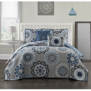 AVONDALE MANOR Elsa Traditional Geometric Shapes Quilt Set