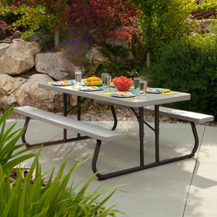 Lifetime Outdoor furnitures 6-Foot Classic Folding Picnic Table