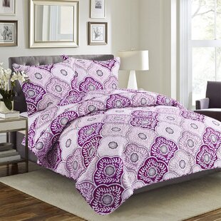 GLORY HOME DESIGN Nikki Eclectic Damask Quilt Set