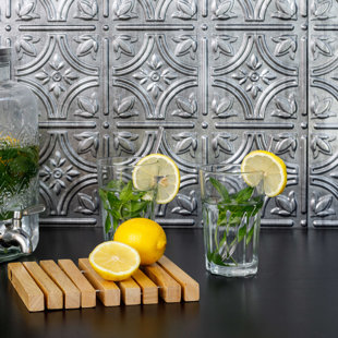 INNOVERA DECOR BY PALRAM Empire 18.5" x 24.3" Vinyl Wall Paneling in Silver