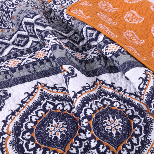 GREENLAND HOME FASHIONS Marley Reversible Quilt Set