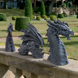 DESIGN TOSCANO The Dragon of Falkenberg Castle Moat Lawn Statue