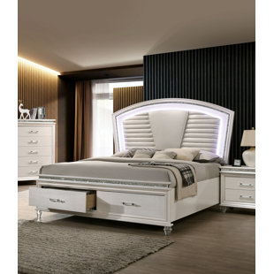 ROSDORF PARK Jaleia Tufted Storage Platform Bed