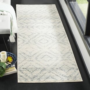 UNION RUSTIC Muniz Geometric Rug