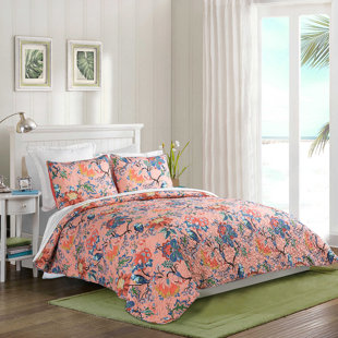14 KARAT HOME INC. No Floral Quilt Set