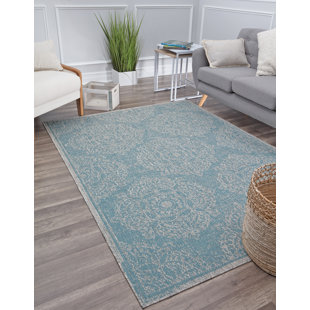 COSMOLIVING BY COSMOPOLITAN Veranda Damask Indoor / Outdoor Area Rug