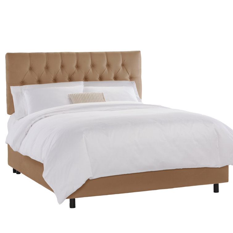 61% OFF - Skyline Furniture Skyline Furniture Upholstered Curved Queen  Headboard / Beds