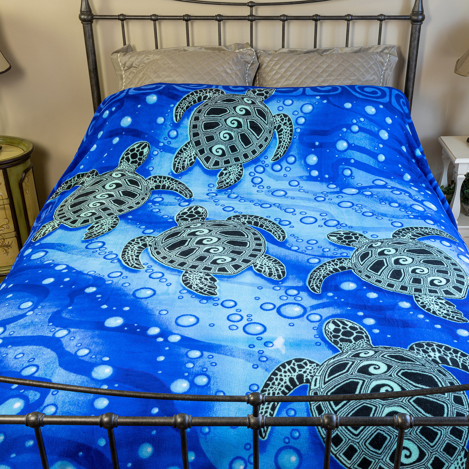 Trinx Tribal Sea Turtles Super Soft Full Queen Size Plush Fleece Blanket