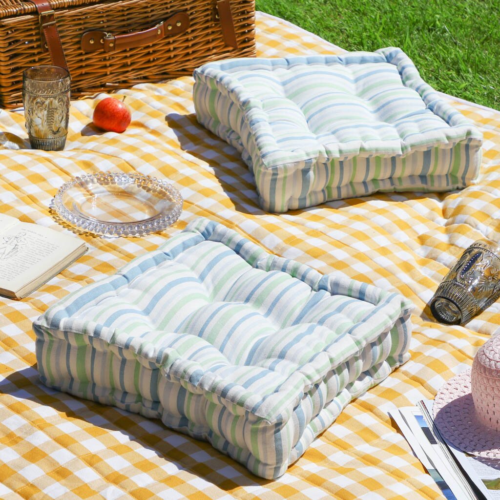 Set of 2 Traditional Summer Style Indoor Outdoor Chair Seat Pad Garden Furniture Box Cushions