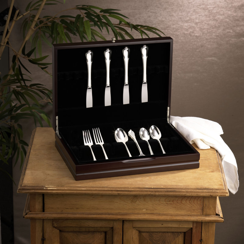 Wallace Silverware//Flatware Chest