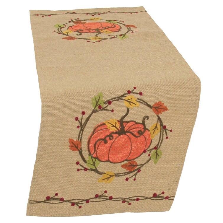 Manor Luxe Cozy Reindeer Christmas Table Runner 13 by 36-Inch 13 x 36