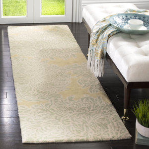 Martha Stewart Chrysanthemum Tufted / Hand Loomed Area Rug
