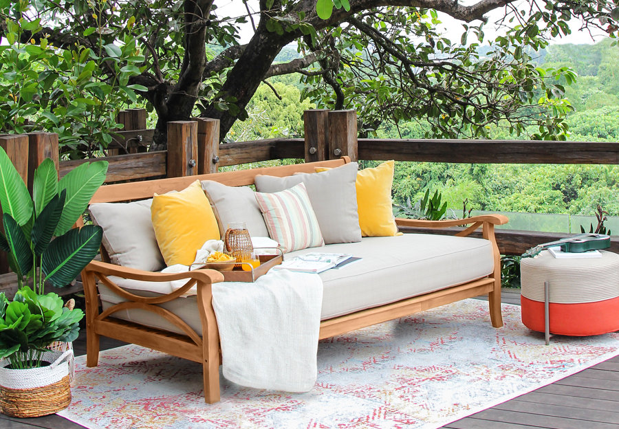 Daybeds with Cushions