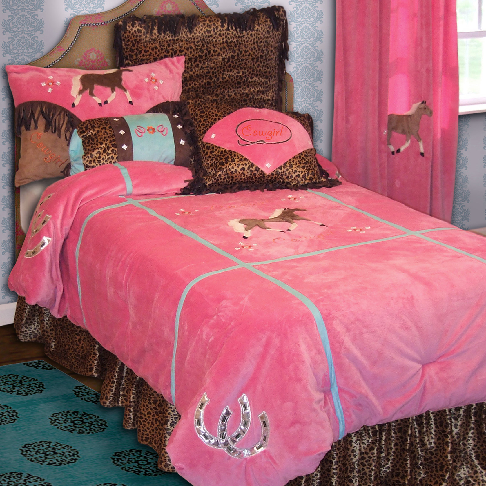 Zoomie Kids Ivana Pink Microfiber 