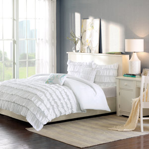 Eladia Comforter Set