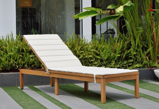 Top Outdoor Chaise Lounges