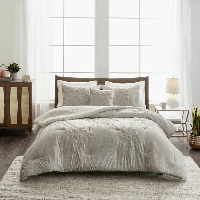 Lark Manor Flore Tufted Seersucker Comforter Set Reviews Wayfair