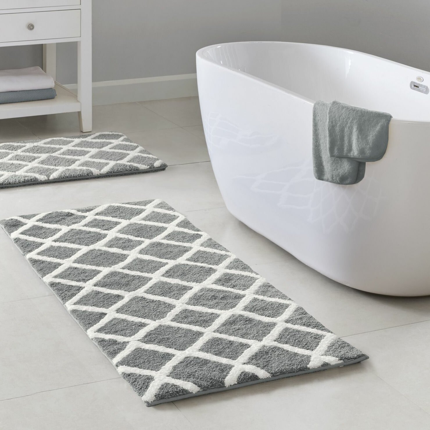 Breakwater Bay Kernan Rectangular Polyester Reversible Geometric Bath Rug Reviews Wayfair