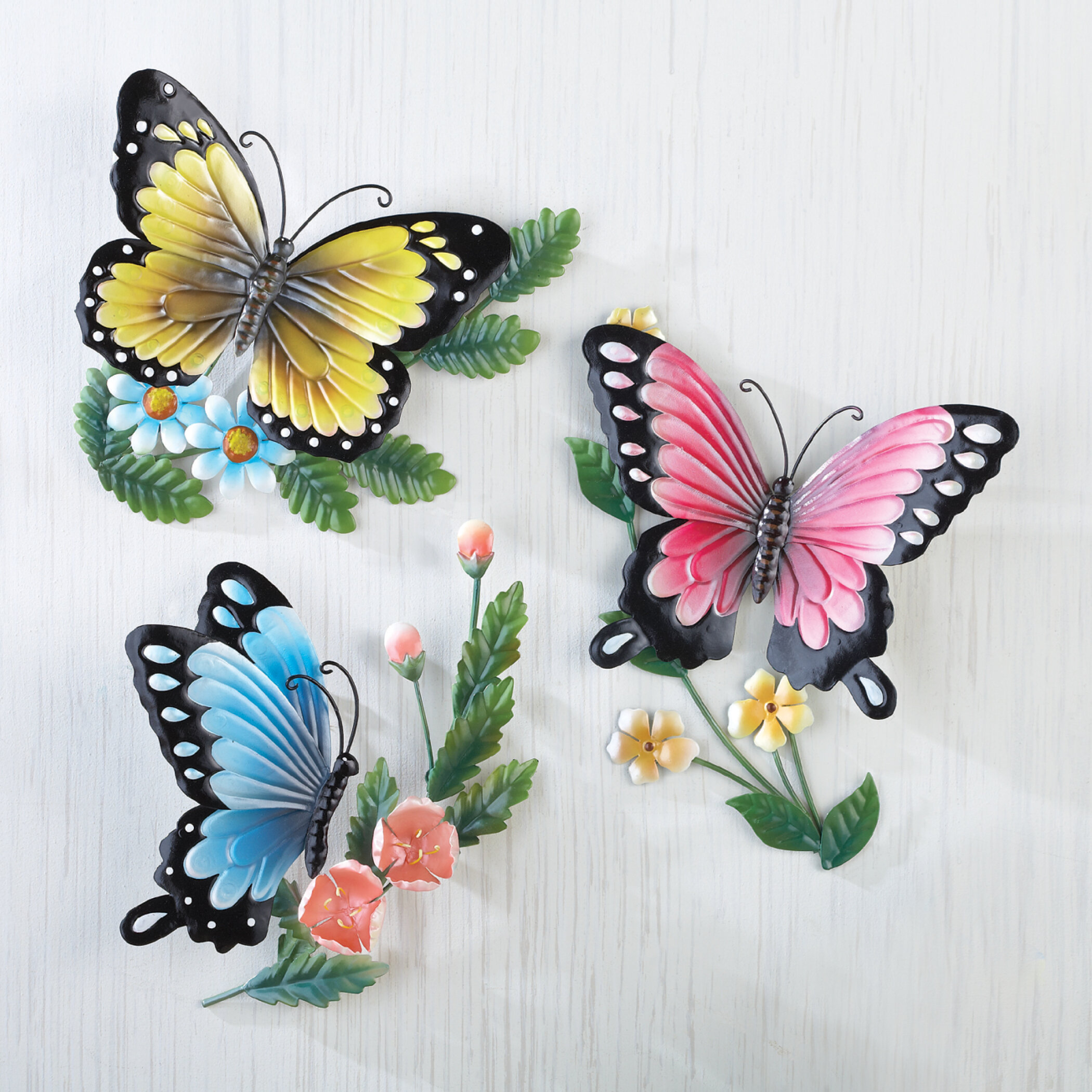 Цветы с бабочками на стену