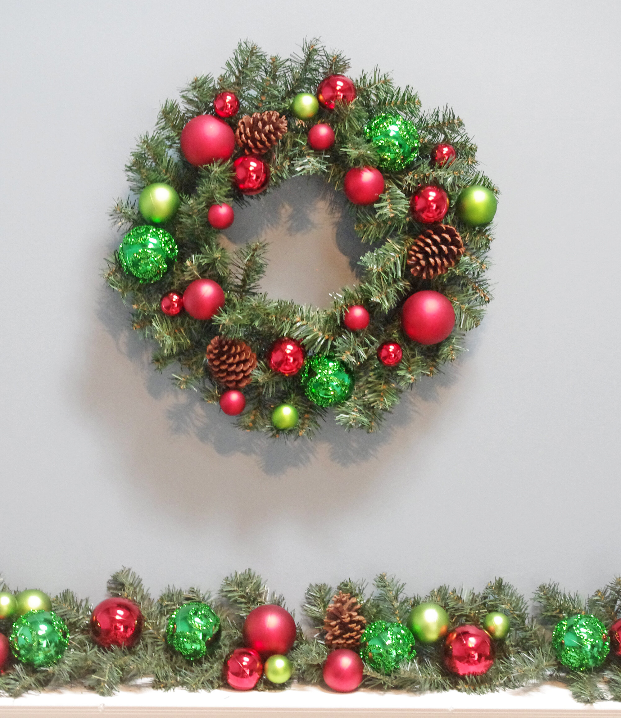Christmas Banner for Christmas Holiday New Year Indoor Outdoor Decoration Omldggr Red Berry Garland 6.23 Feet Artificial Poinsettia Garland with Pine Cone Green Leaves 