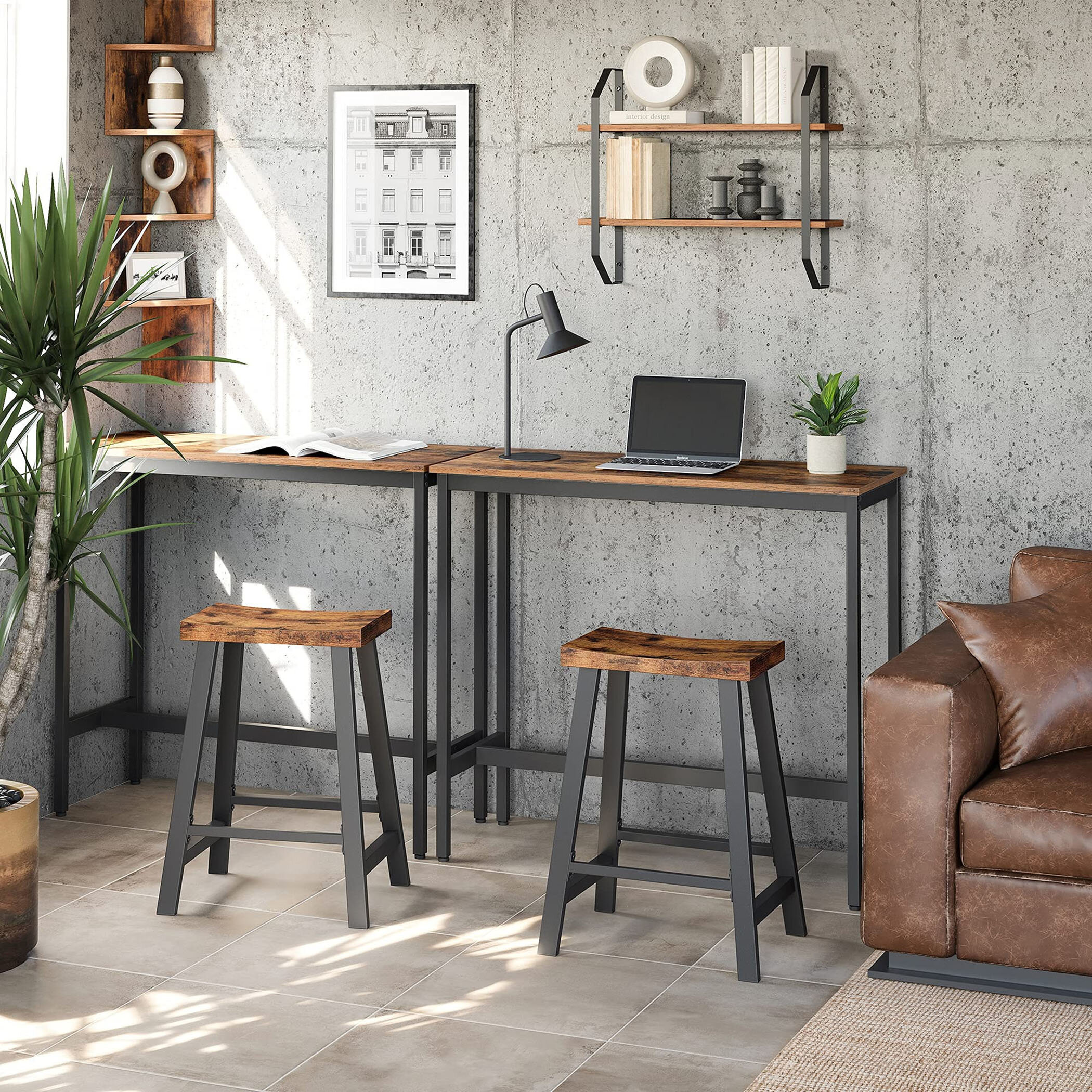 breakfast bar and 2 stools