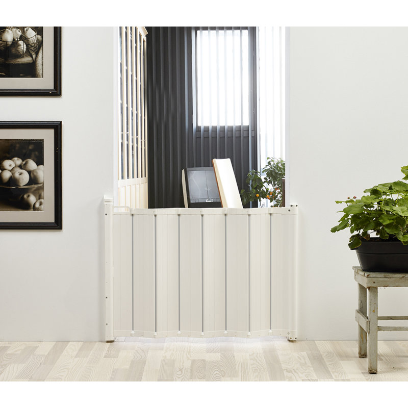 guard me auto retractable safety gate