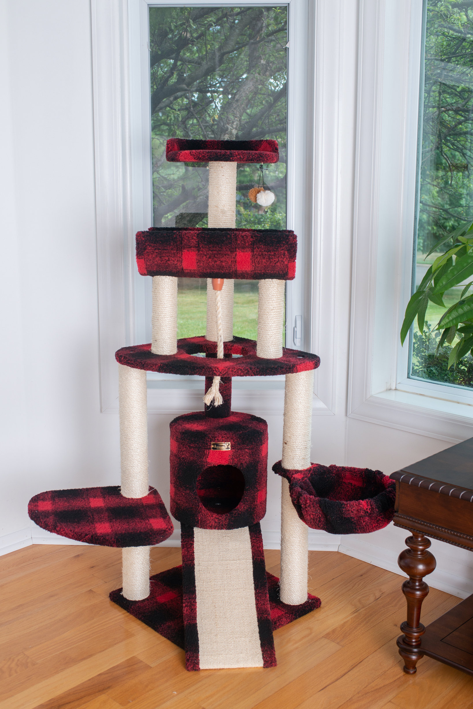 red cat tree