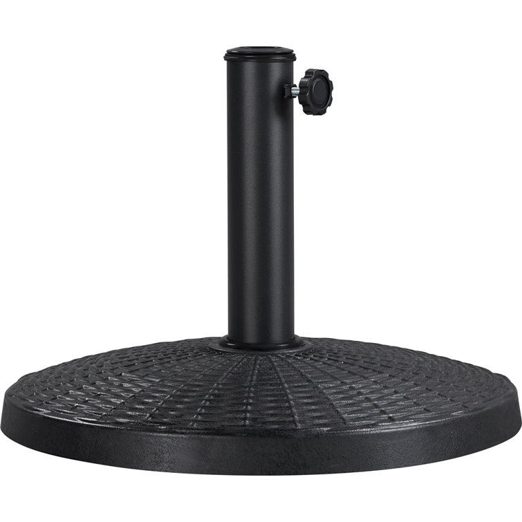 Heavy duty base for umbrella clearance