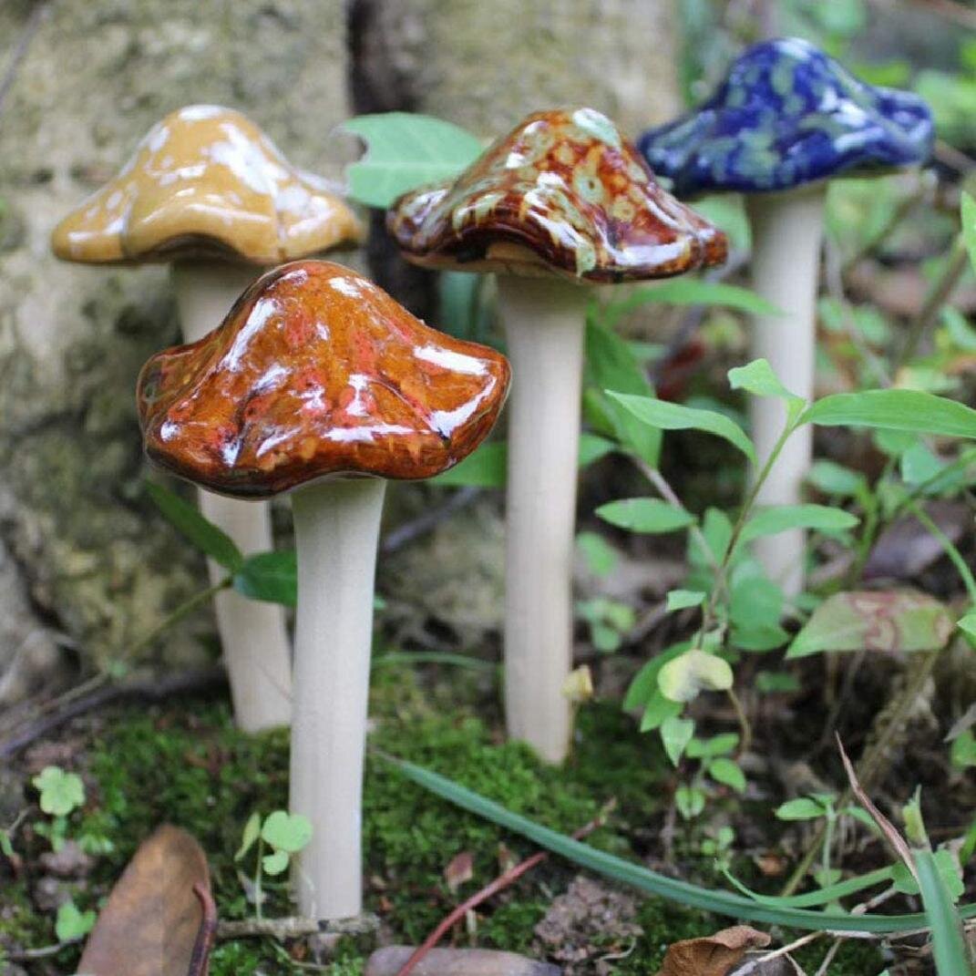 4pc Miniature Toadstool Ornaments Small Garden Mushrooms Fairy Garden Decor Red 