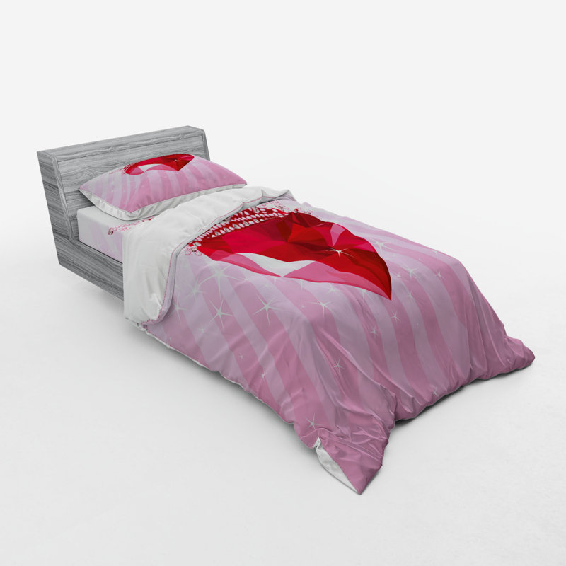East Urban Home Queen Vibrant Love Heart With Princess Crown Vibrant Love Heart With Princess Crown